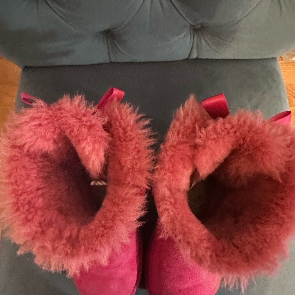 Cozy Pink Ugg Bailey Bow Boots - Picture 3 of 5